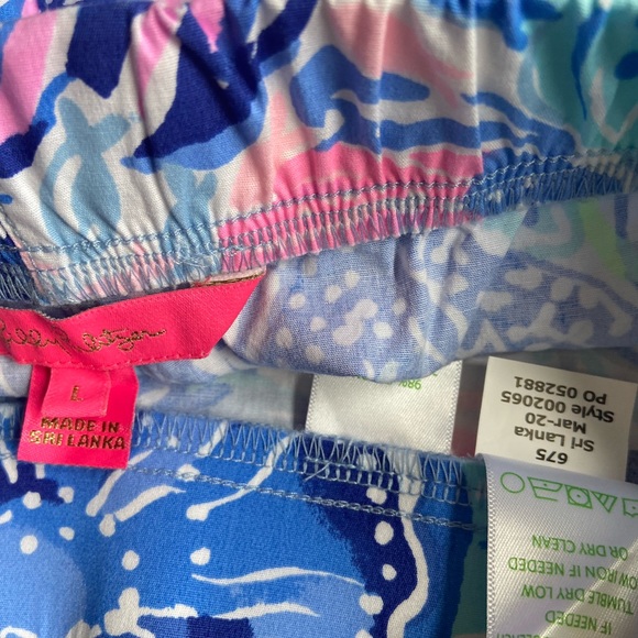 *SOLD*Lilly Pulitzer Ocean View Short - Picture 4 of 4